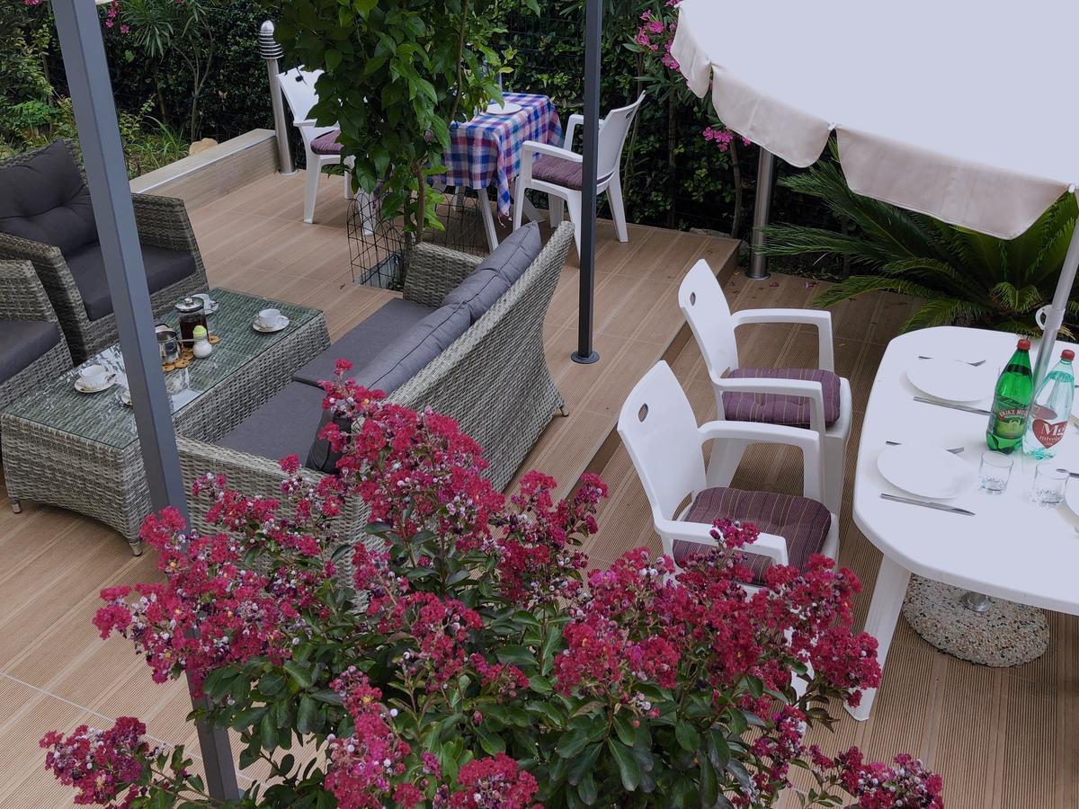 Axenia Hotel Utjeha Dış mekan fotoğraf