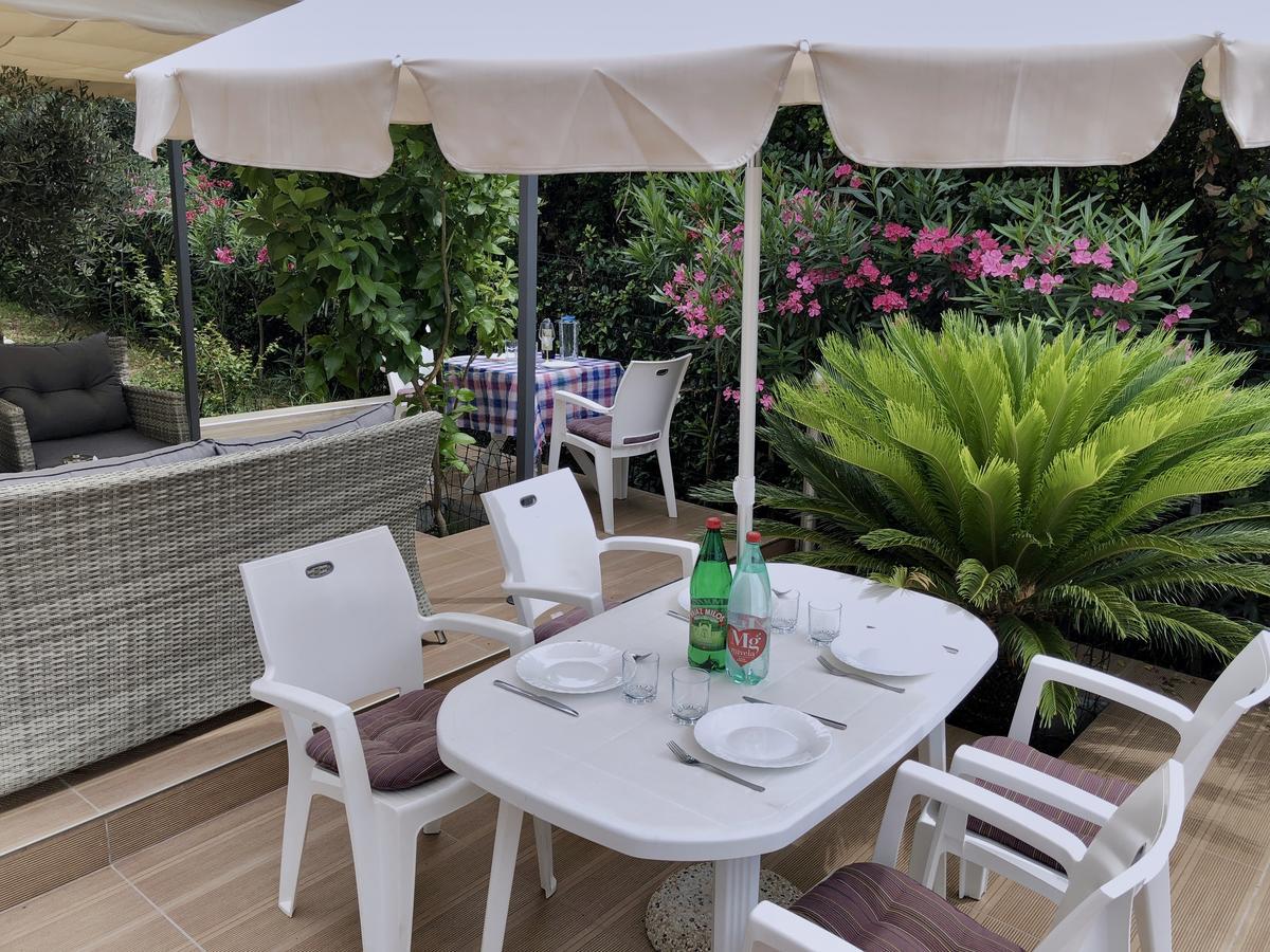 Axenia Hotel Utjeha Dış mekan fotoğraf