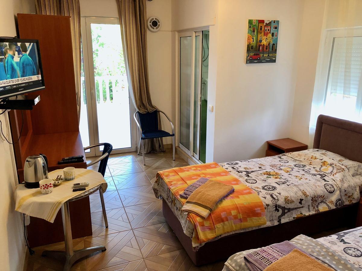 Axenia Hotel Utjeha Dış mekan fotoğraf