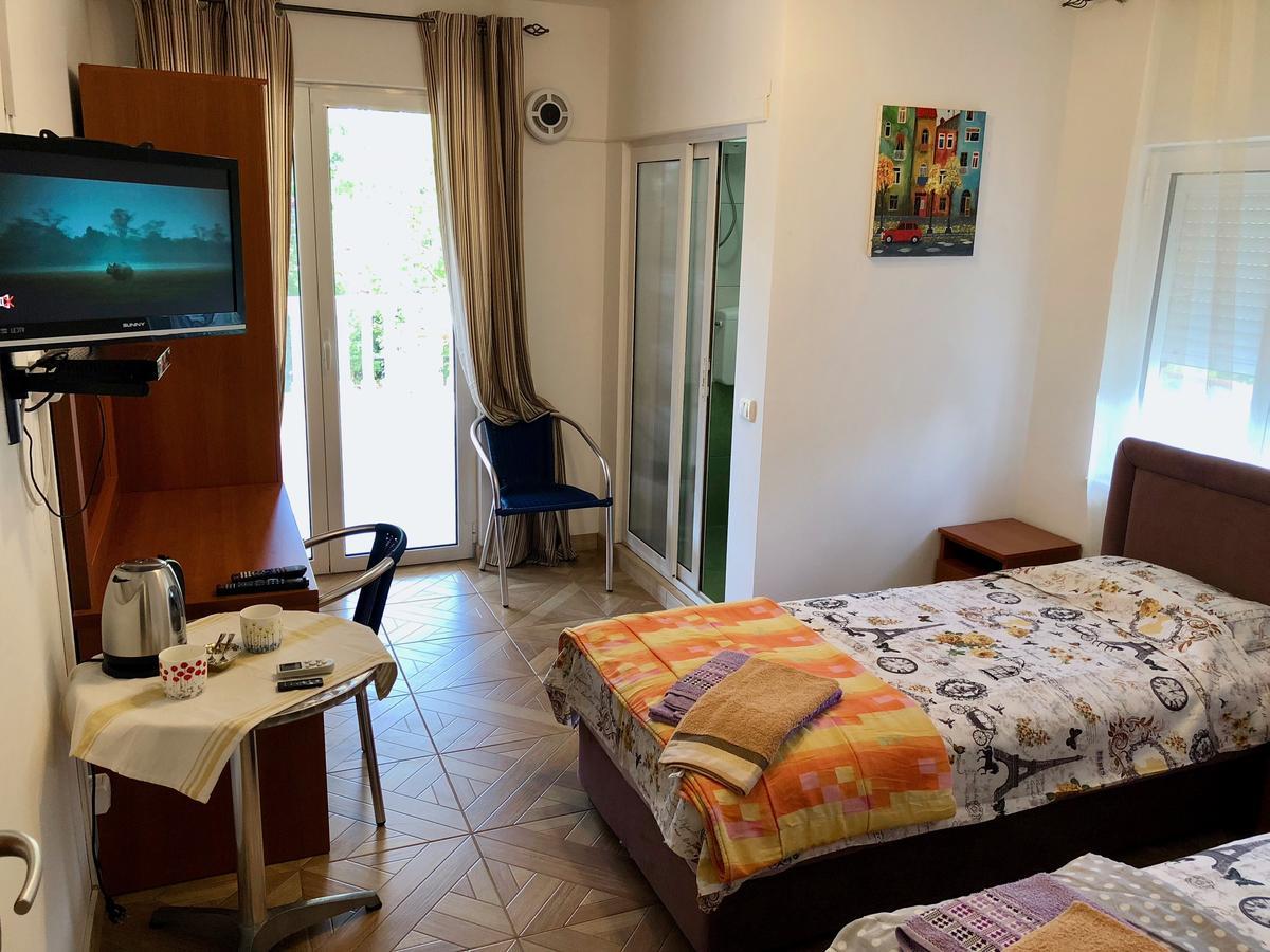 Axenia Hotel Utjeha Dış mekan fotoğraf