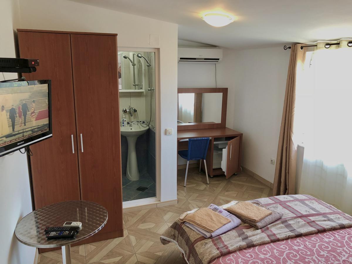Axenia Hotel Utjeha Dış mekan fotoğraf